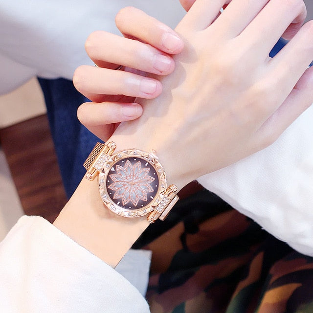 Fashion Women Mesh Magnet Buckle Lucky Flower Watch Luxury Ladies Rhinestone Quartz Watch Bracelet set woman Relogio Feminino