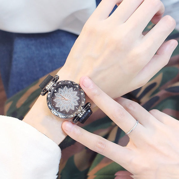 Fashion Women Mesh Magnet Buckle Lucky Flower Watch Luxury Ladies Rhinestone Quartz Watch Bracelet set woman Relogio Feminino
